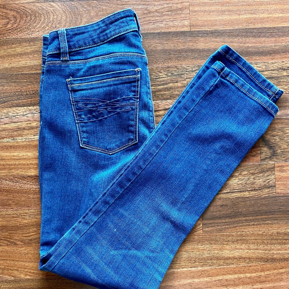 Beautiful slim leg jeans💙